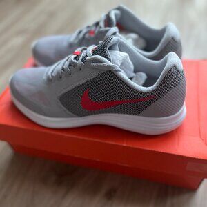 New Nike Revolution 3 Women's sneakers in the Box